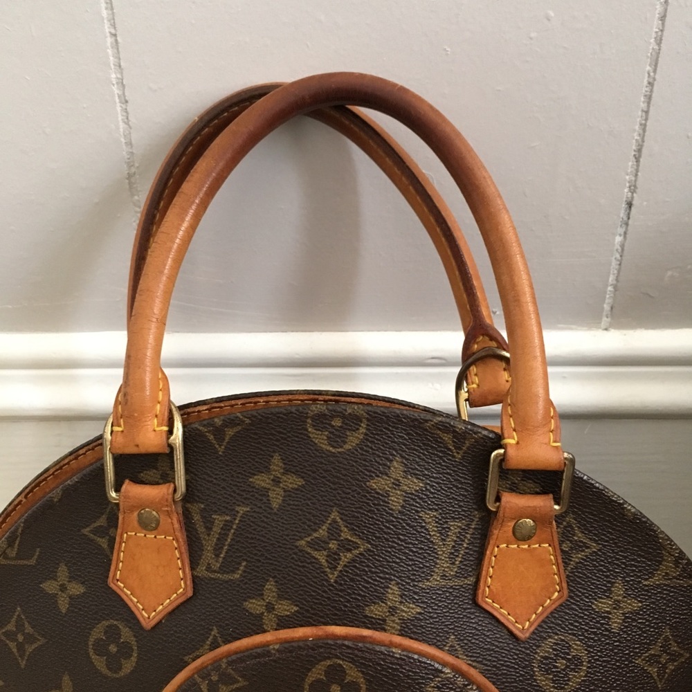 Authentic LV ellipse MM - Picture 2 of 8